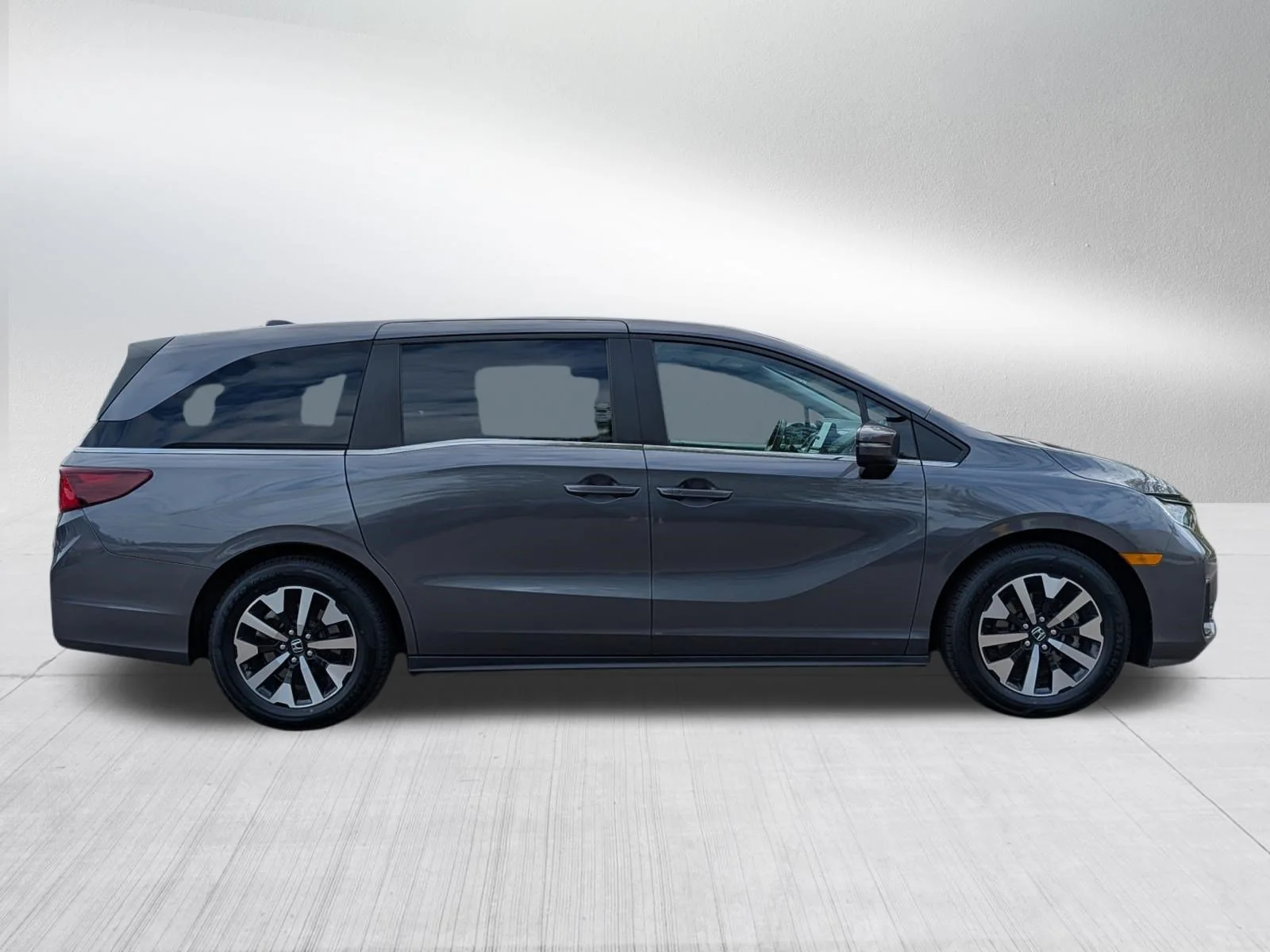 Used 2025 Modern Steel Metallic Honda EX-L image 8