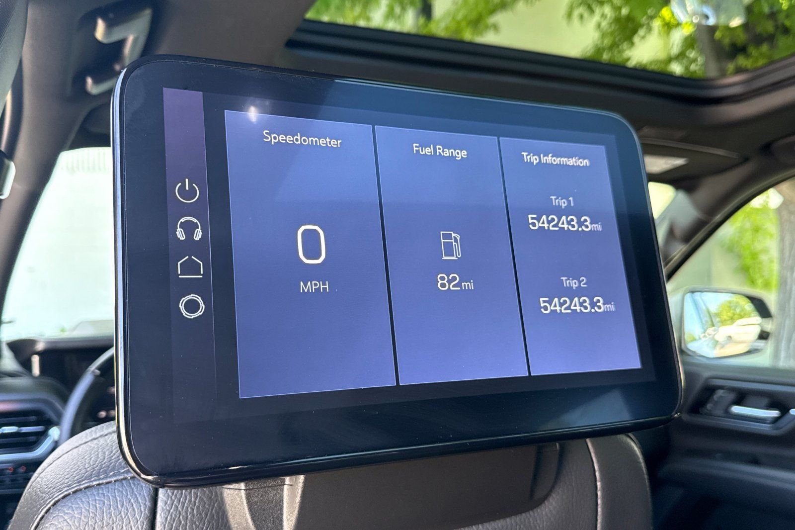 Used 2025  GMC Denali image 16