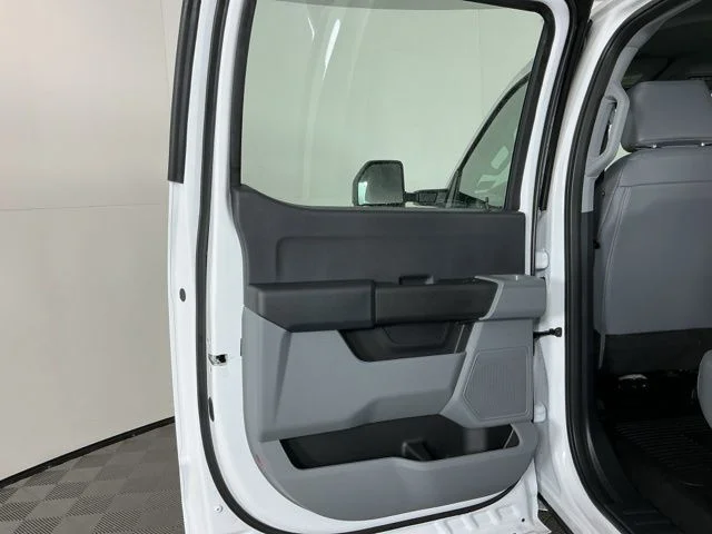 New 2026 Oxford White Ford XL image 21