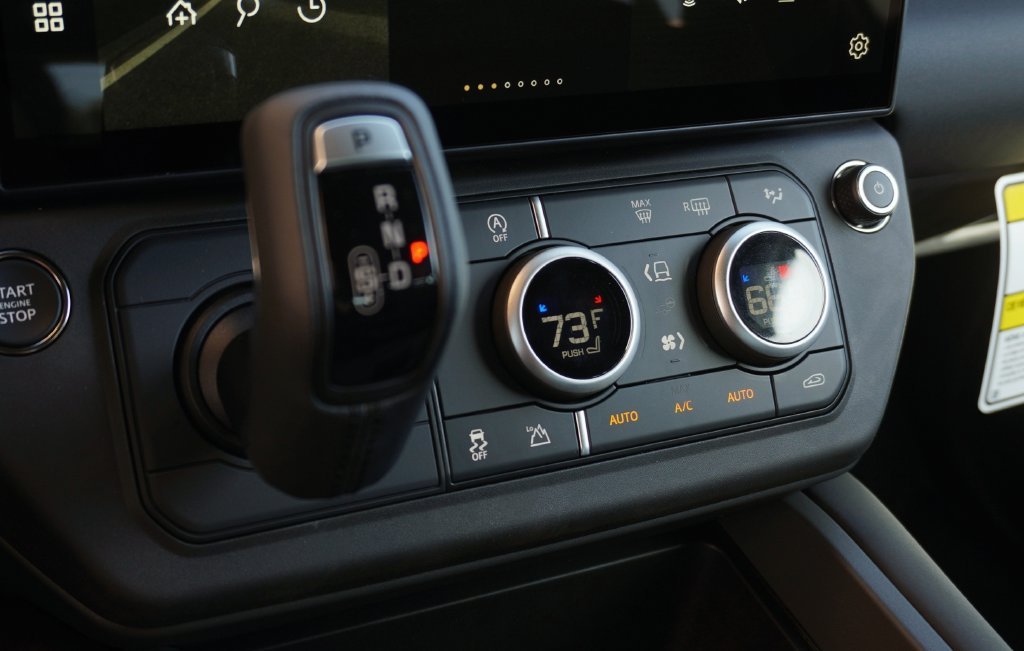 New 2026 Fuji White Land Rover S image 25