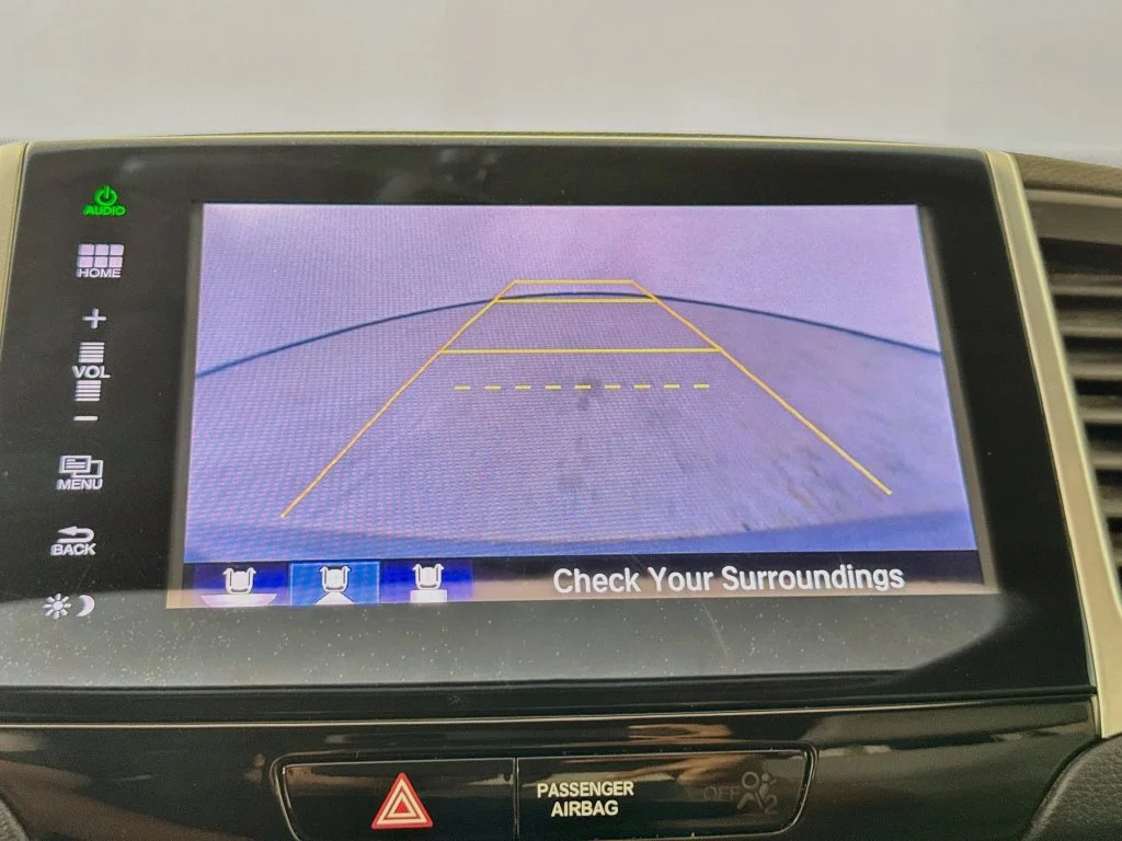 Used 2016 Silver Honda EX-L image 16