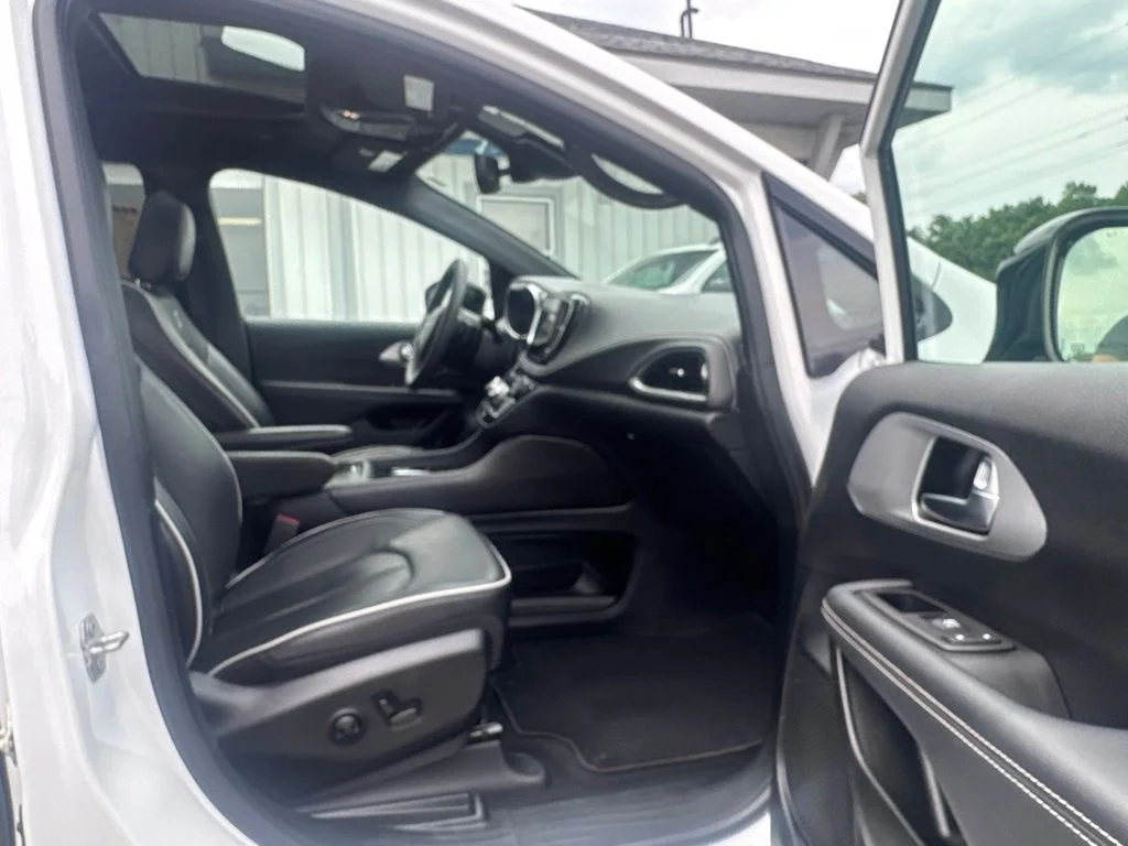 2025 Chrysler Pacifica Limited - Photo 25