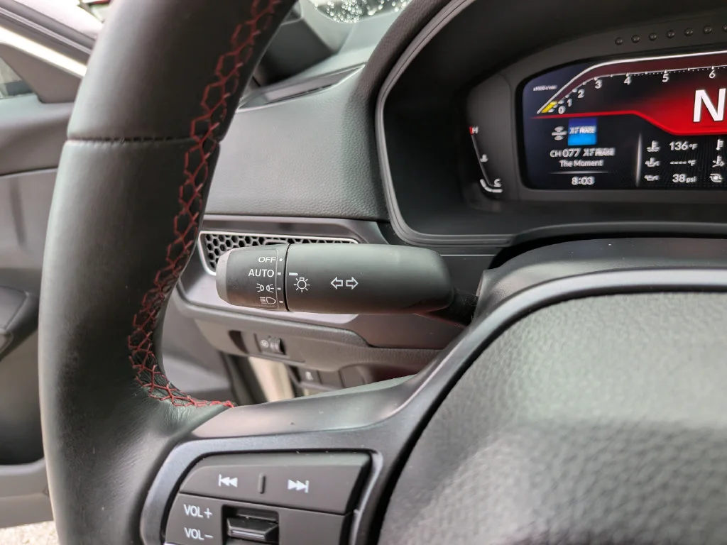 Used 2025 White Honda  image 30