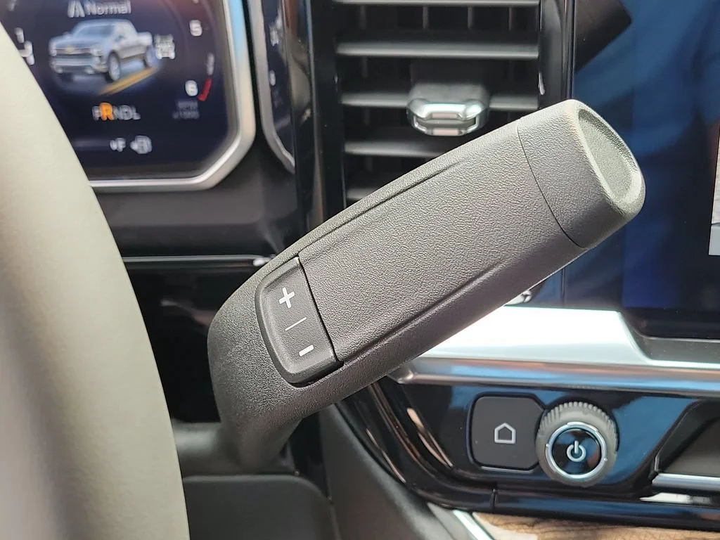 New 2026 Sterling Gray Metallic Chevrolet LT (2FL) image 17