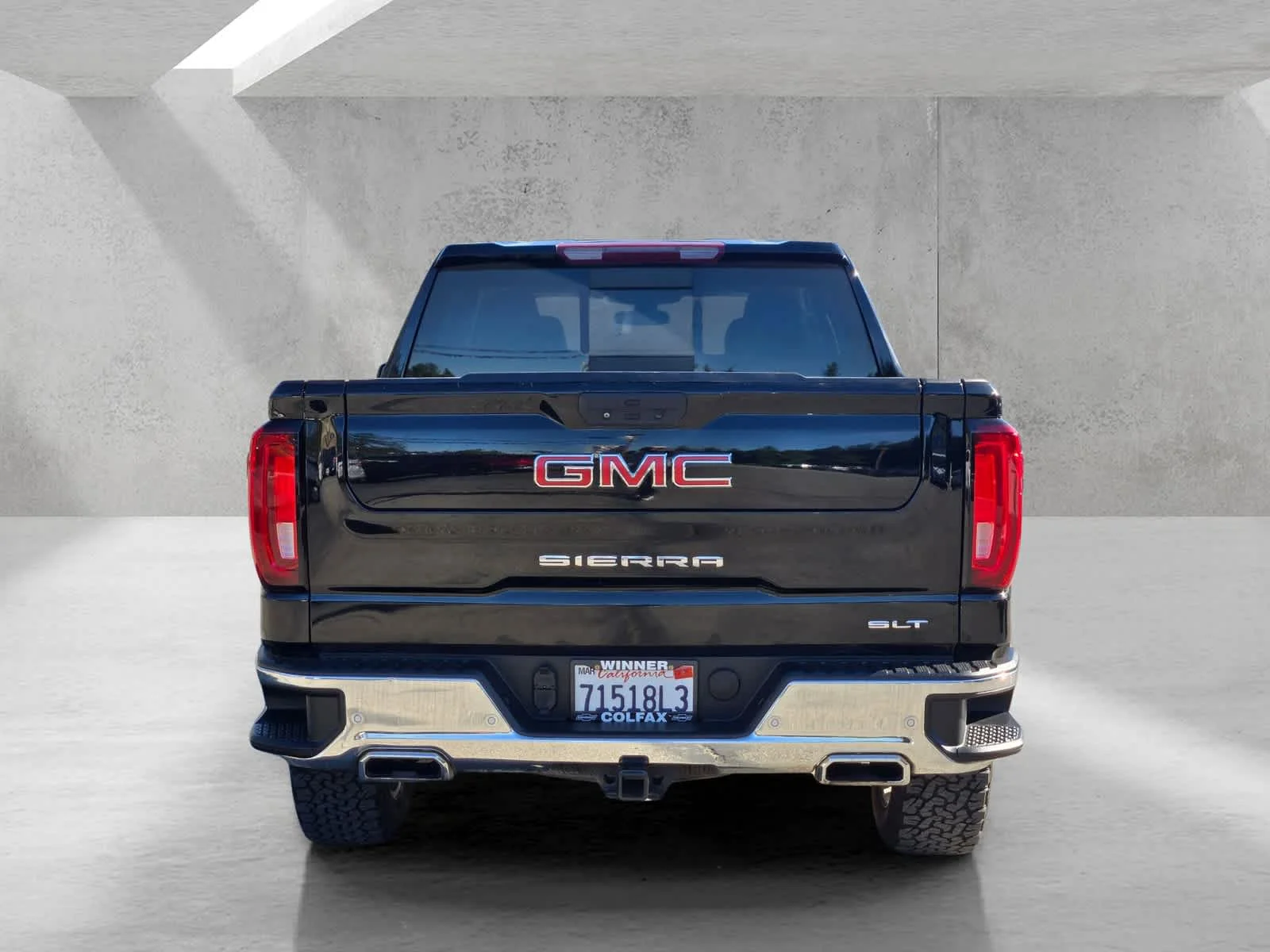 Used 2022 Onyx Black GMC SLT image 5
