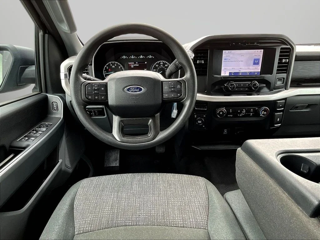 Used 2023 Silver Ford XLT image 9