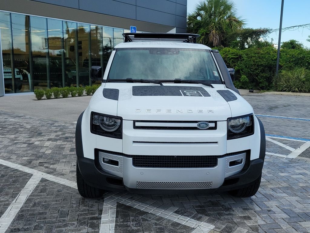 Certified Used 2023 Fuji White Land Rover SE image 8