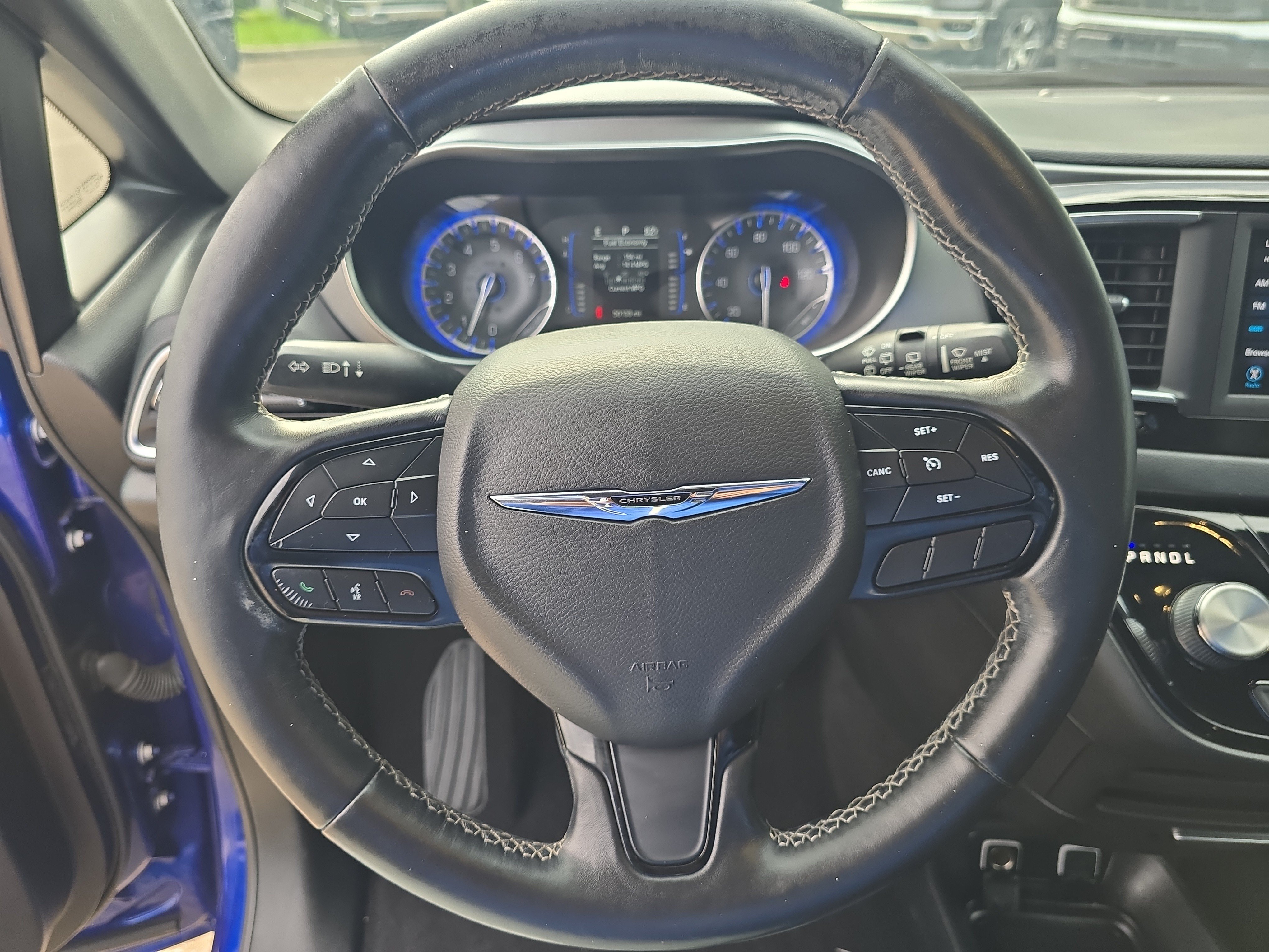 Used 2019 Ocean Blue Metallic Chrysler Touring L image 31