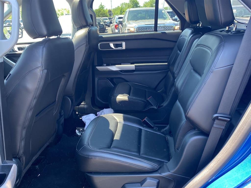Used 2023 Atlas Blue Ford XLT image 3