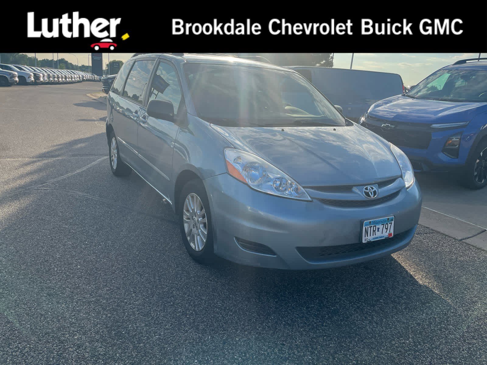 2010 Toyota Sienna's photo