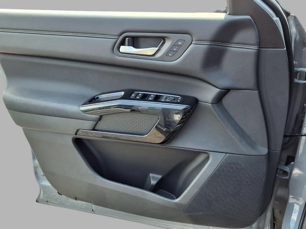 New 2026 Boulder Gray Pearl Nissan Platinum image 18