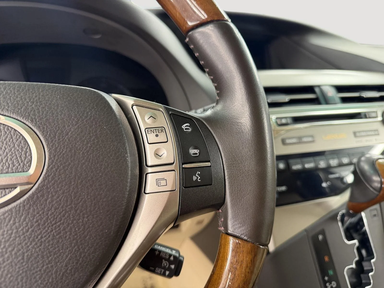 Used 2013 Obsidian Lexus Base image 13