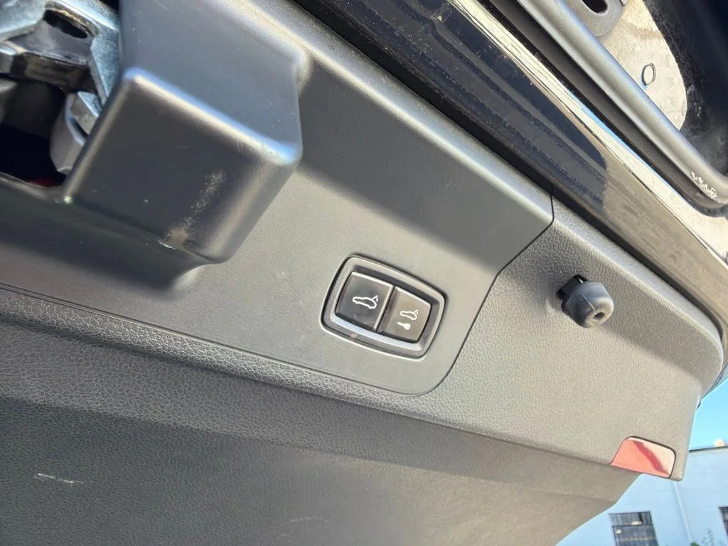 Used 2018 Black Porsche Base image 24