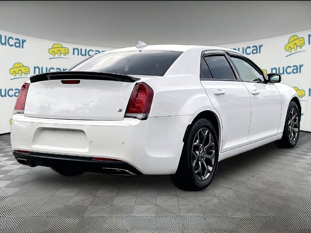 Used 2017 White Chrysler S image 6