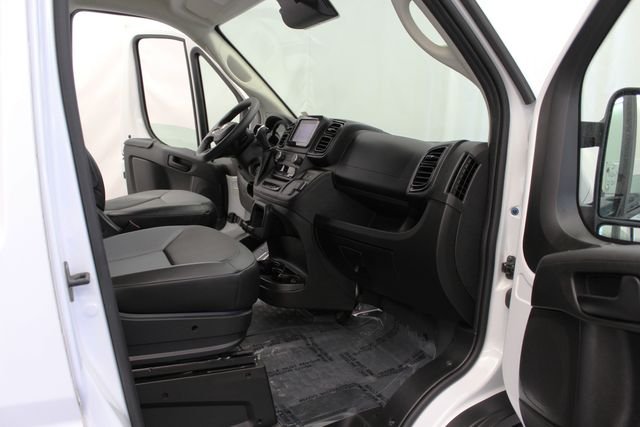 Used 2025 White Ram Base image 23
