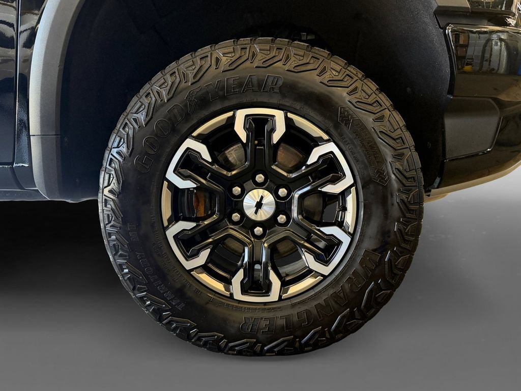 2024 Chevrolet Silverado 1500 ZR2 - Photo 8