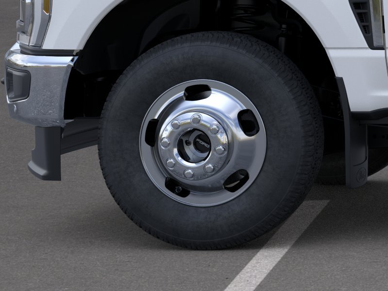 New 2026 Star White Metallic Tri-Coat Ford F-350® Lariat® image 19