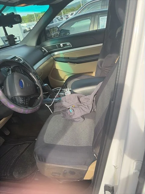 Used 2016 White Ford XLT image 1