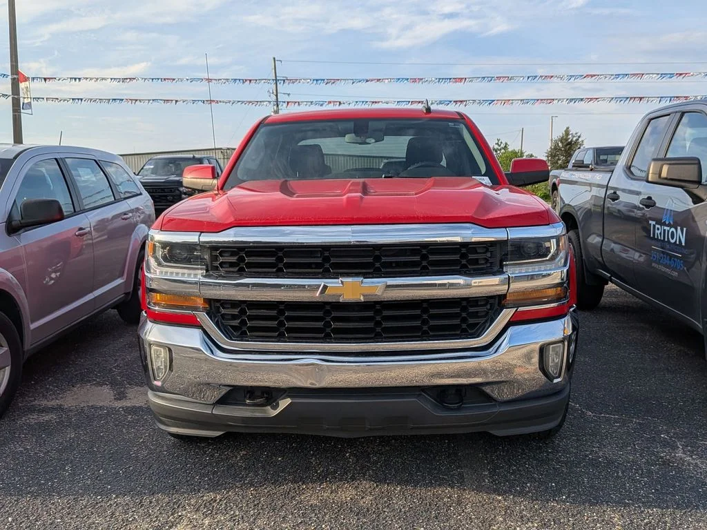 Used 2018 Red Chevrolet LT image 5