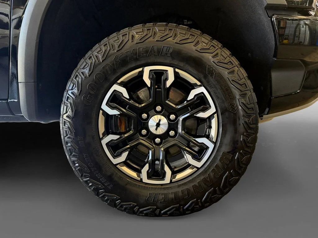 Used 2024 Black Chevrolet ZR2 image 8