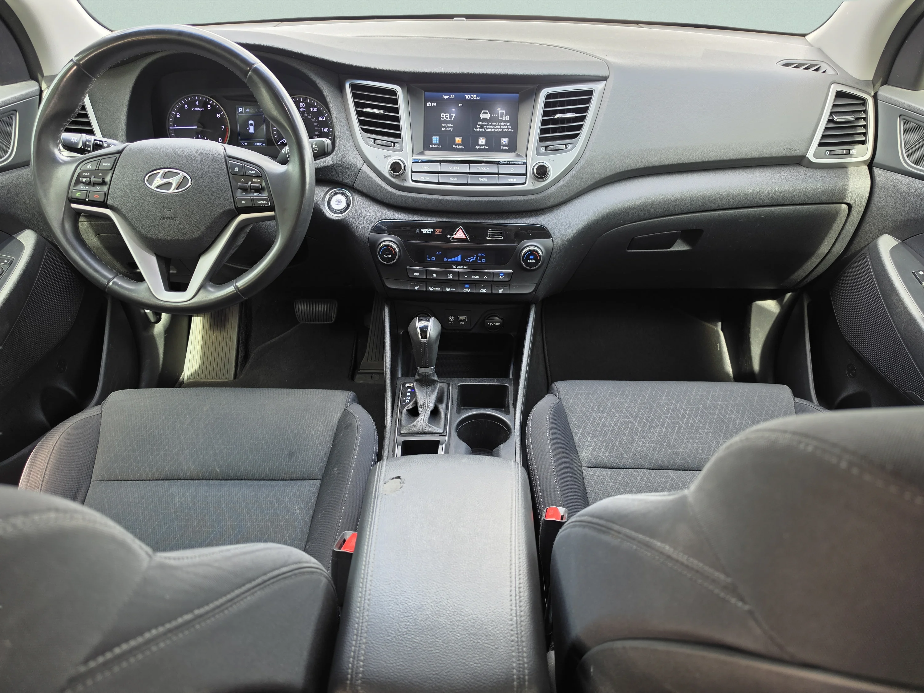 Used 2018 Black Noir Pearl Hyundai Value image 18