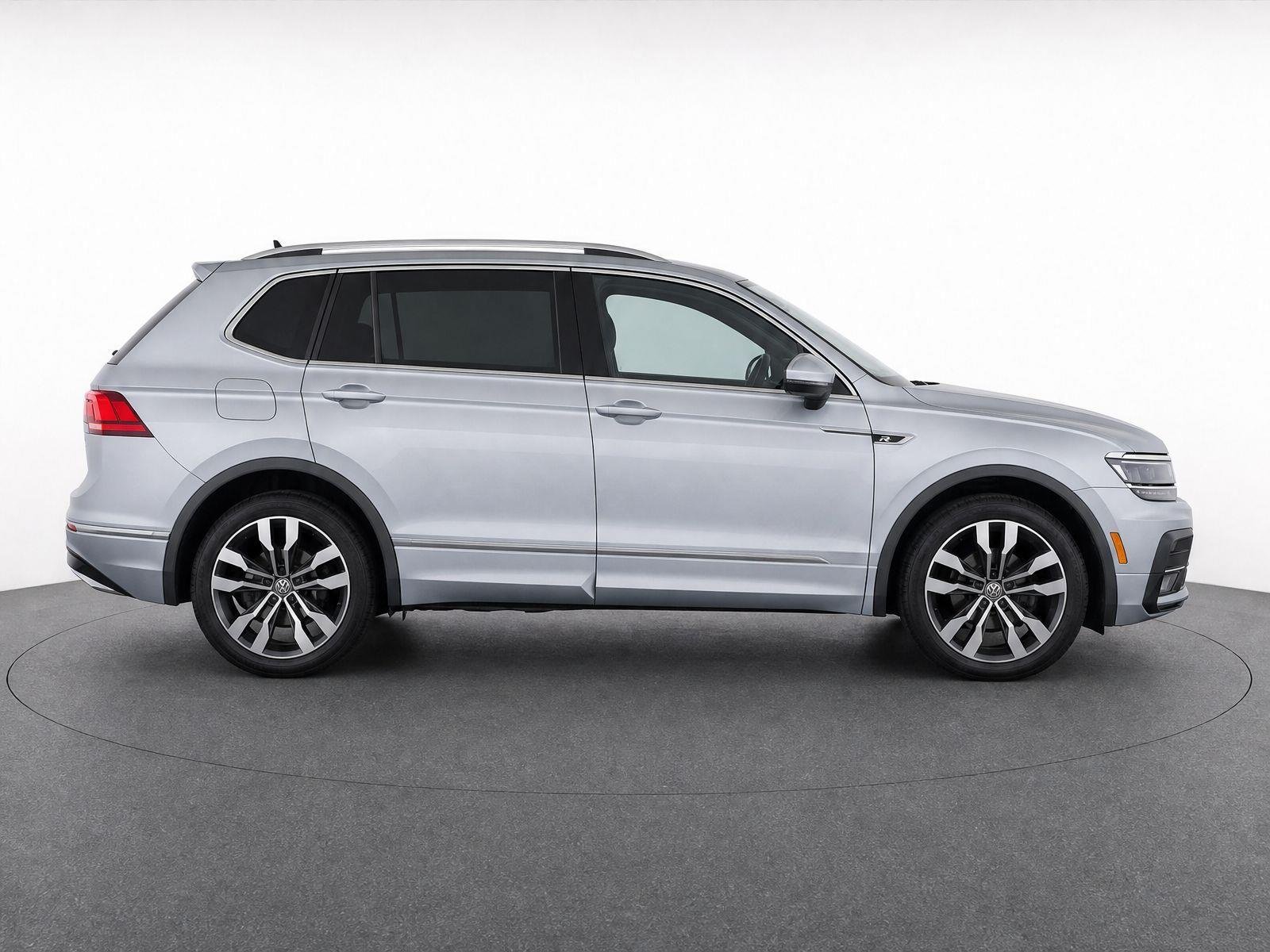 Used 2019 Pyrite Silver Metallic Volkswagen SEL Premium image 8