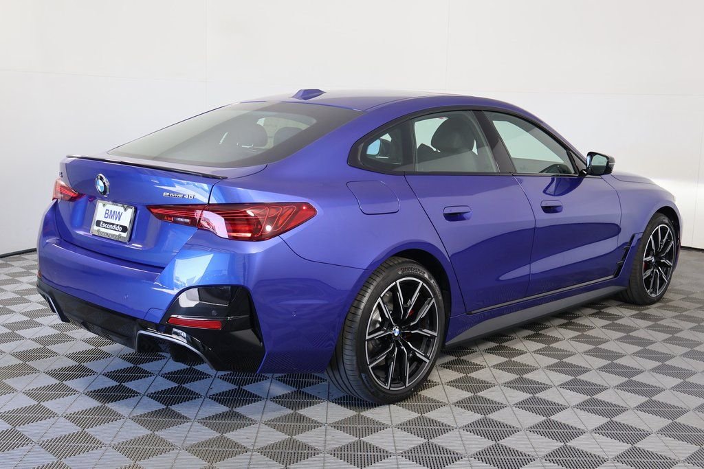 New 2026 Portimao Blue Metallic BMW eDrive40 image 2