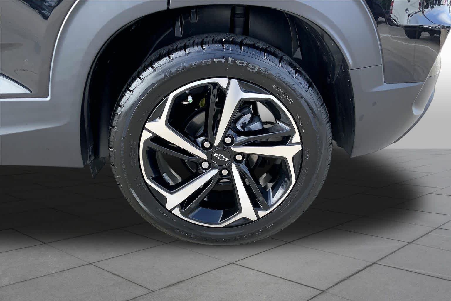Used 2023 Mosaic Black Metallic Chevrolet RS image 11
