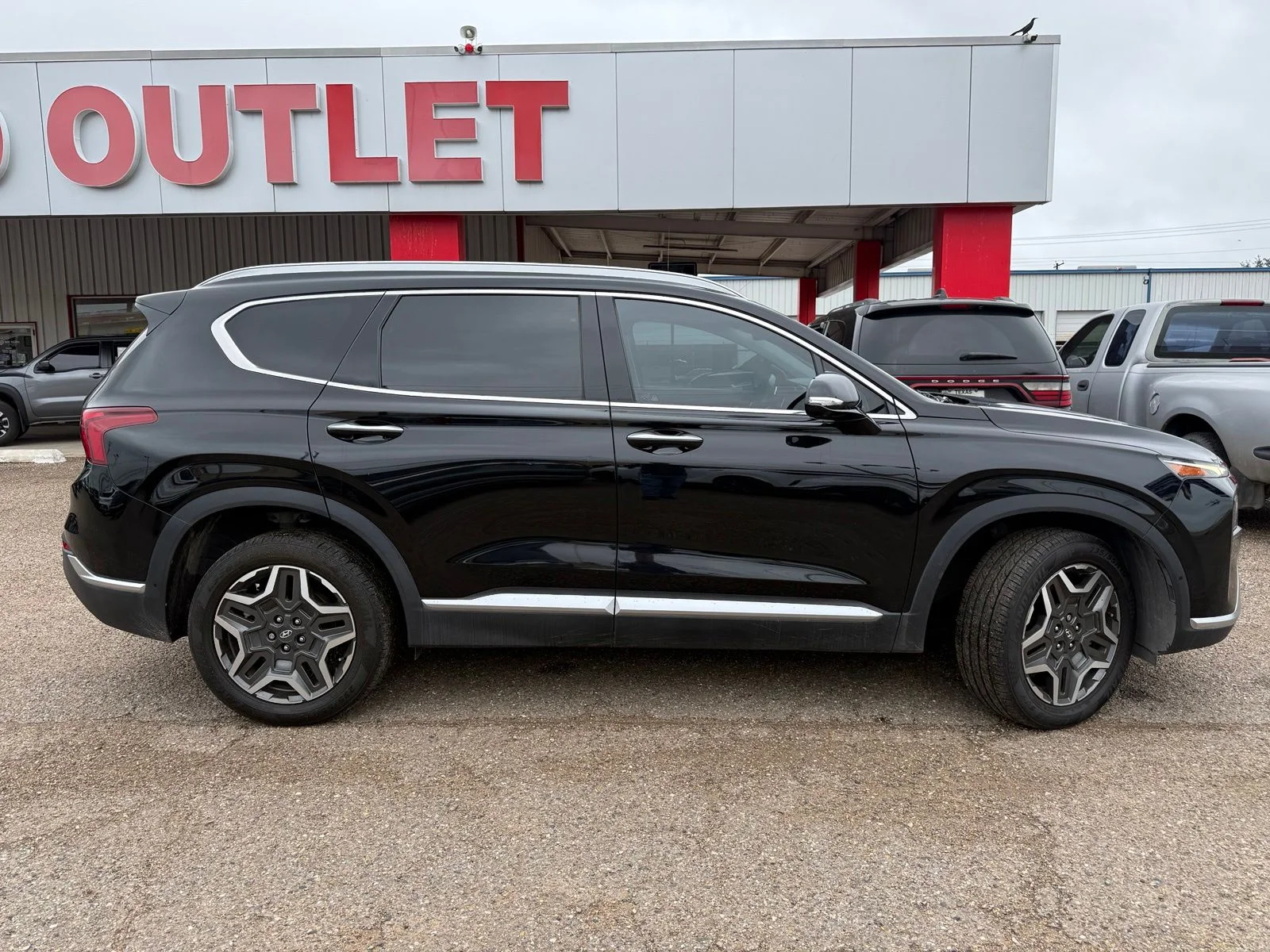 Used 2021 Black Hyundai Limited image 3