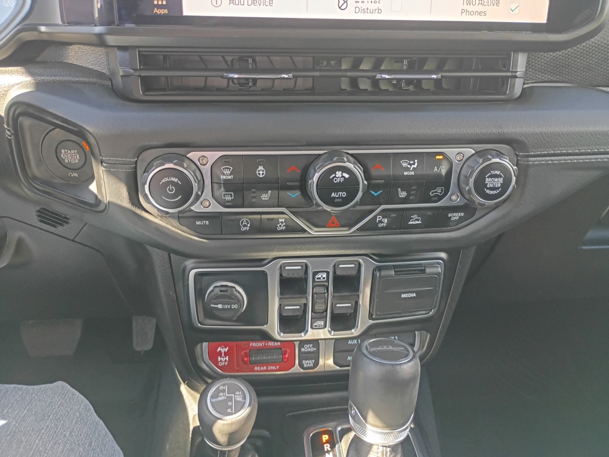 Used 2024 Bright White Clearcoat Jeep Rubicon X image 33