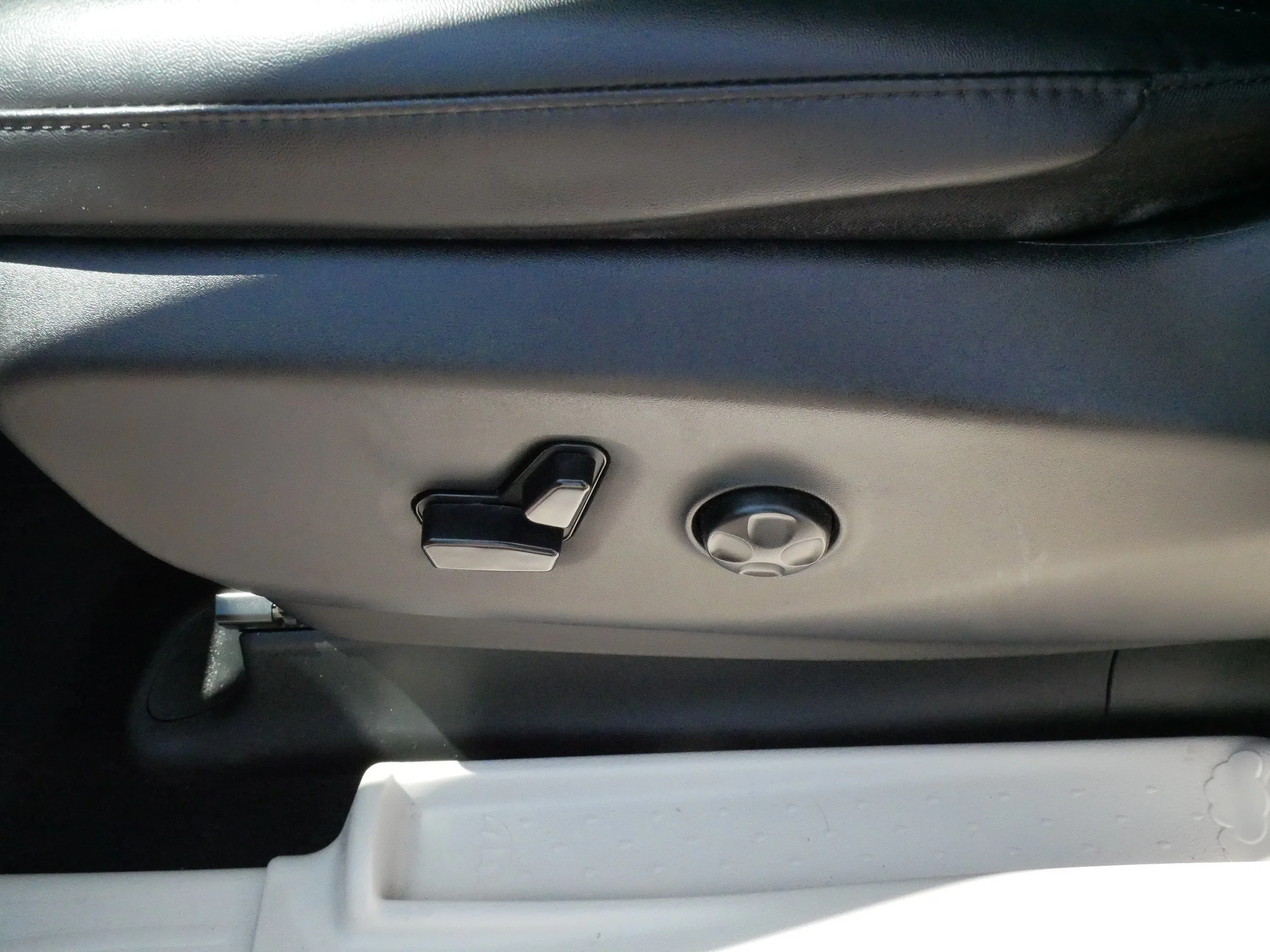 Used 2024 Silver Mist Clearcoat Chrysler Touring L image 20