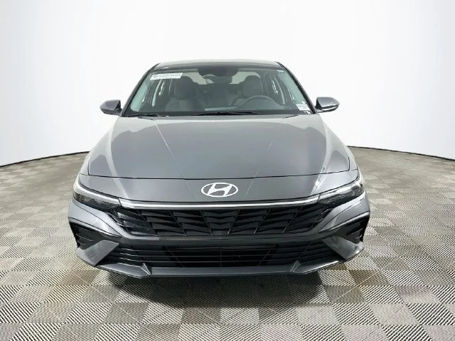 New 2026 Hyundai ELANTRA SE