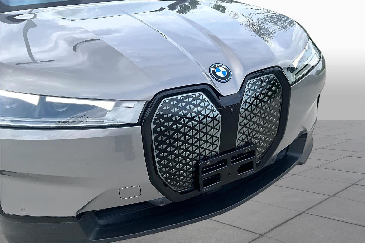 Used 2024 Oxide Grey Metallic BMW xDrive50 image 29