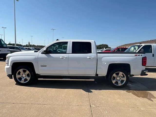 Used 2018 SUMMIT WHITE Chevrolet LT image 6