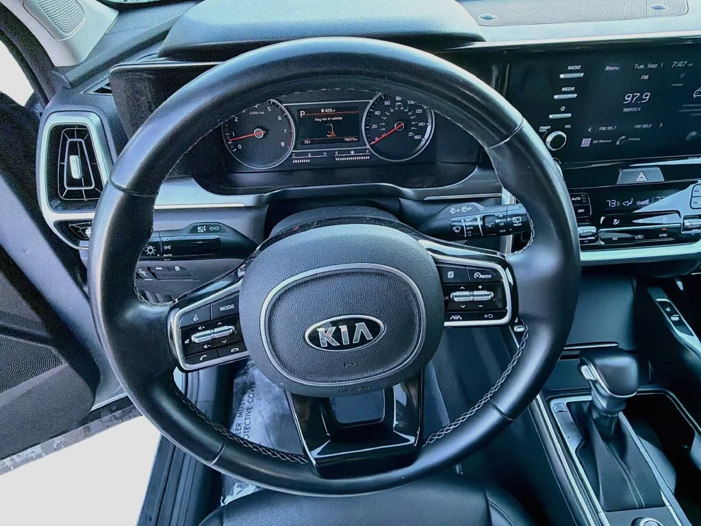 Used 2021 Silver Kia S image 39