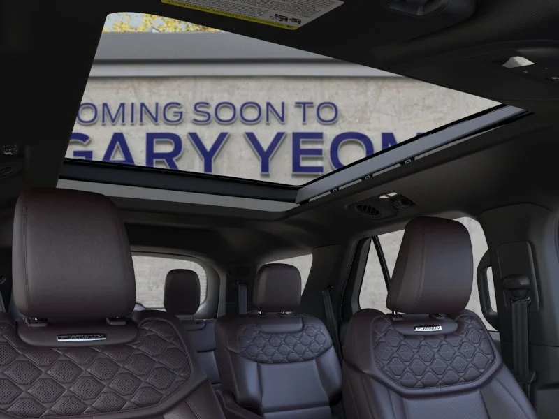 New 2026 Star White Metallic Tri-Coat Ford Platinum™ image 22