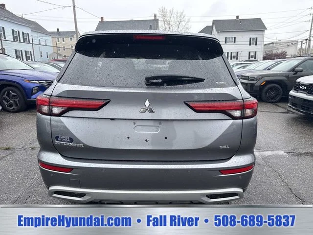 Used 2024  Mitsubishi SEL image 4