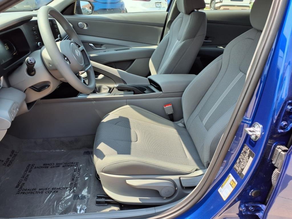 2025 Hyundai Elantra SE - Photo 27