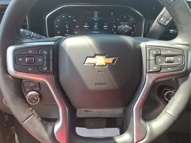 Used 2025 Cypress Gray Chevrolet LT image 12
