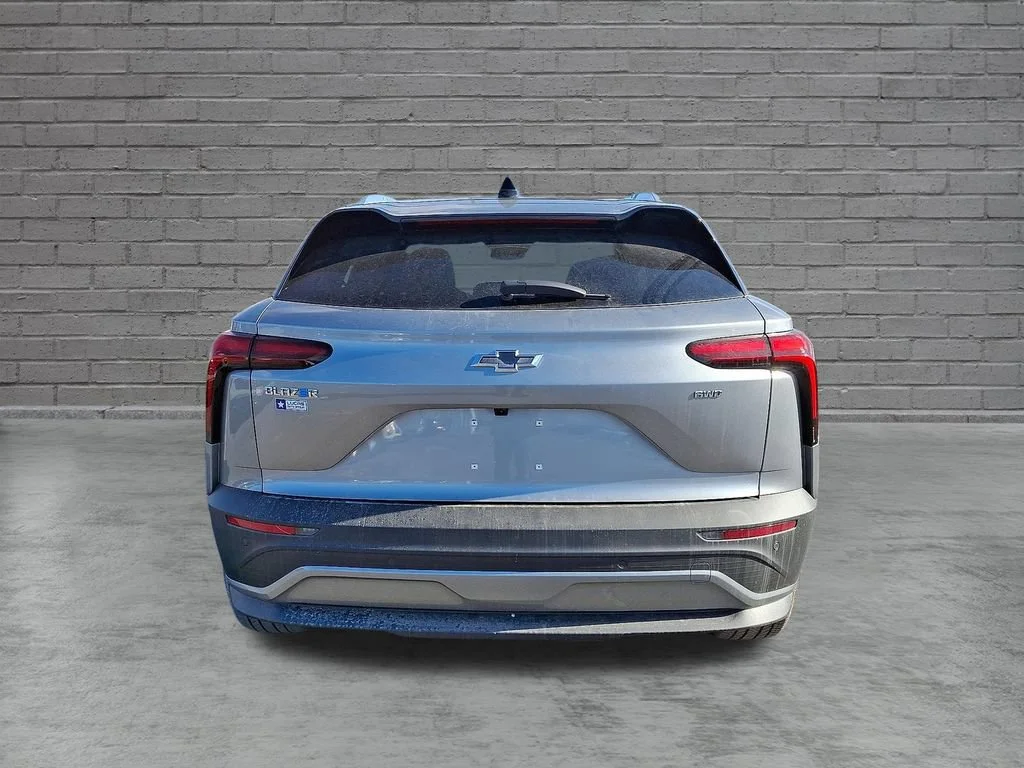 New 2025 Sterling Gray Metallic Chevrolet LT image 6