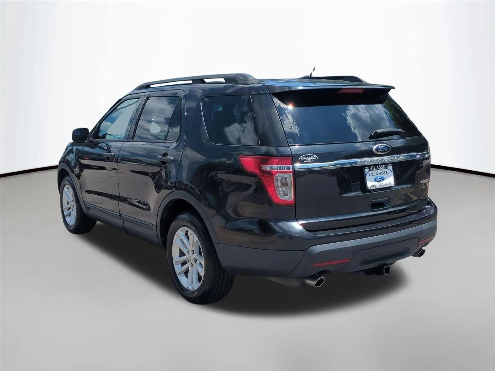 Used 2015 Tuxedo Black Metallic Ford Base image 3