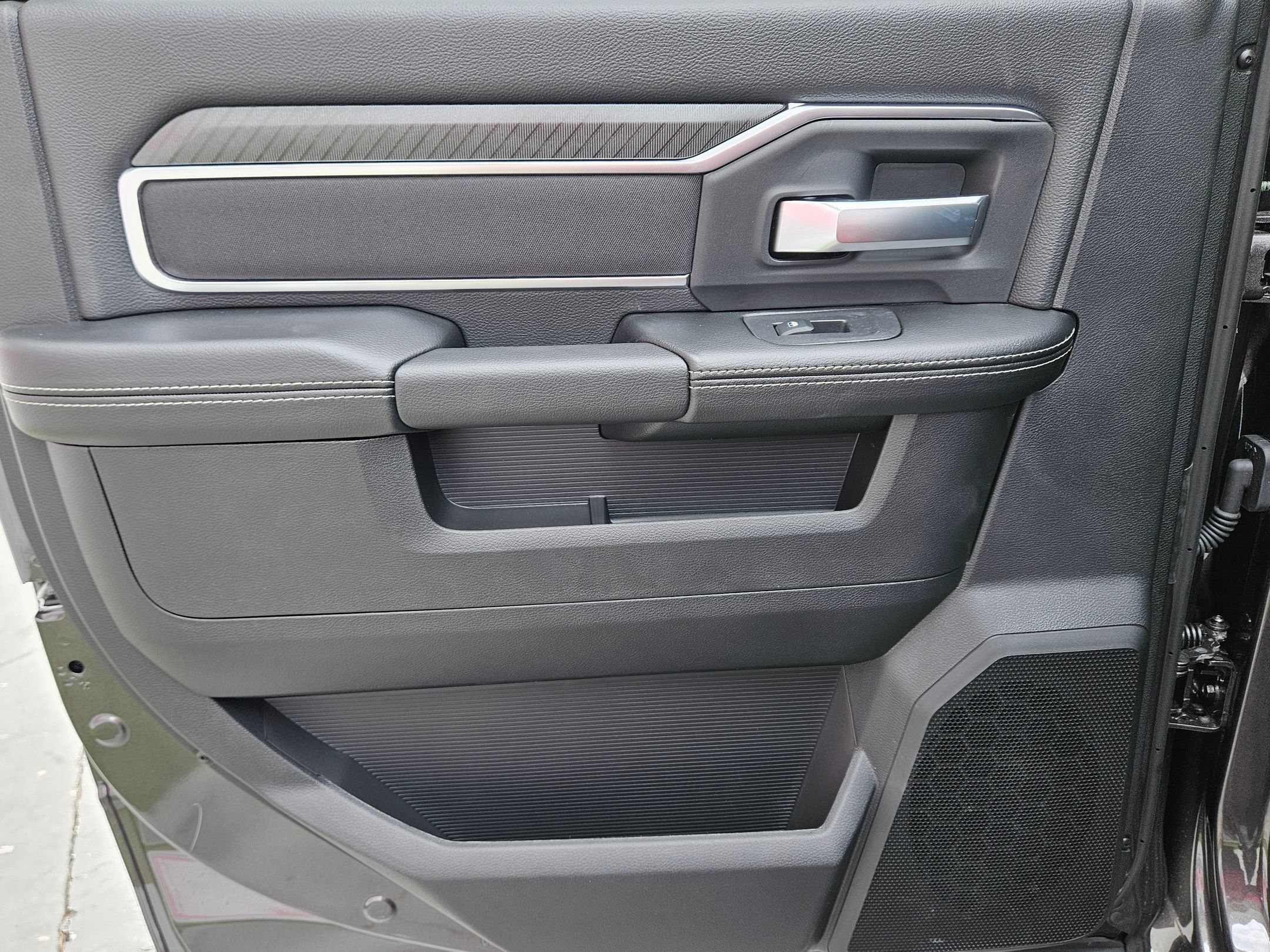 New 2026 Granite Crystal Metallic Clearcoat RAM Big Horn image 21