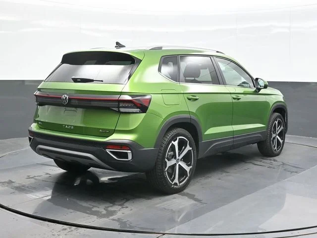 New 2026 Green Volkswagen 1.5T SEL image 9
