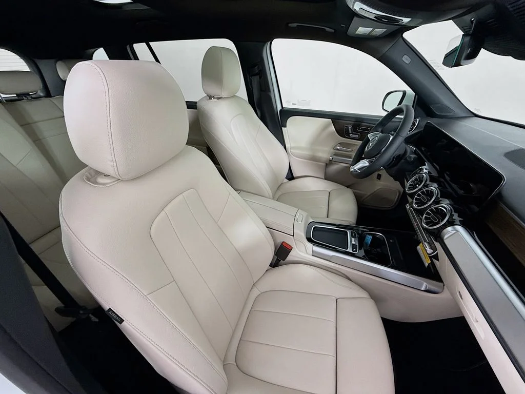 New 2026 Polar White Mercedes-Benz GLB 250 image 27