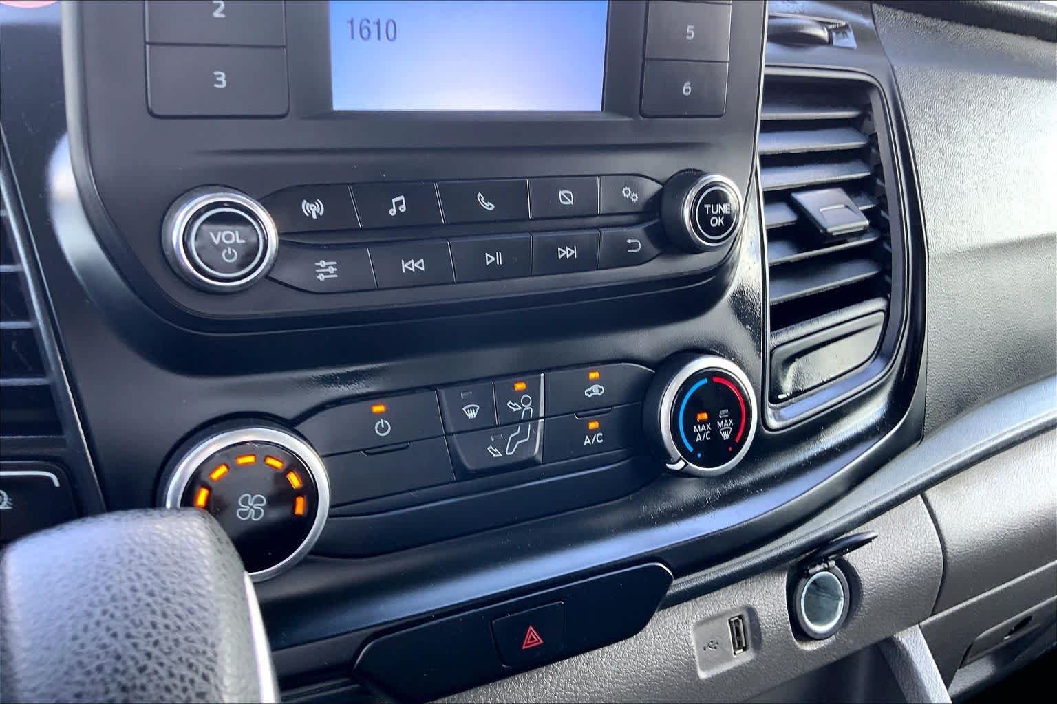 Used 2024 Oxford White Ford  image 32