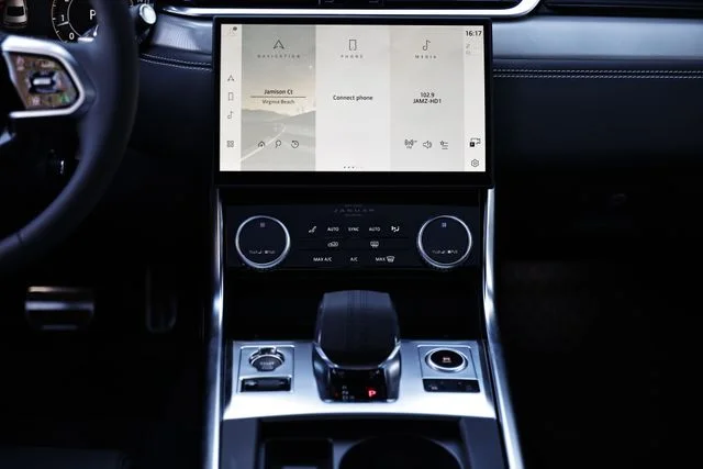 New 2024 Gray Jaguar R-Dynamic SE image 39