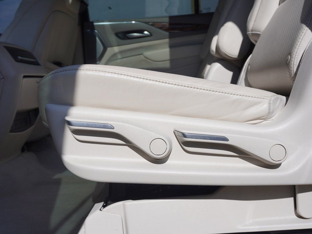 Used 2023 Black Cadillac Premium Luxury Platinum image 40