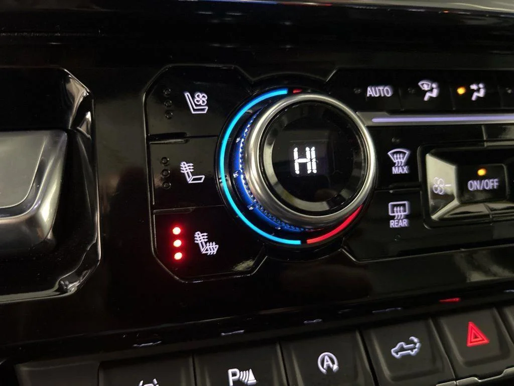 Used 2023 Titanium GMC Denali image 32