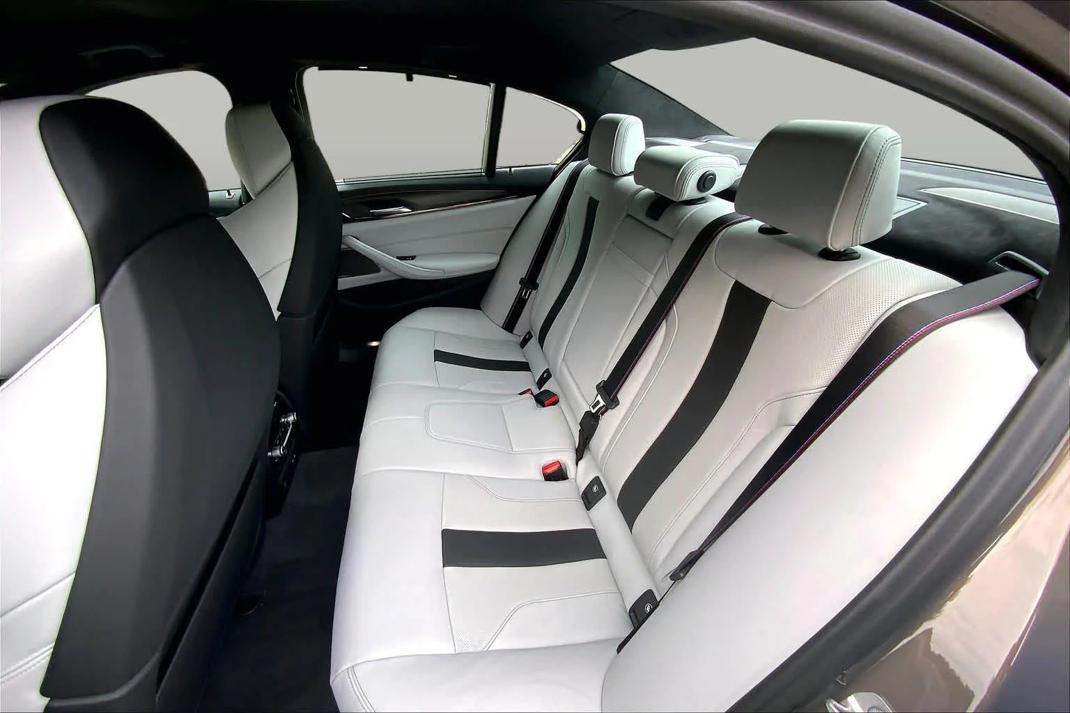 Certified Used 2023 Alvite Grey Metallic BMW  image 20
