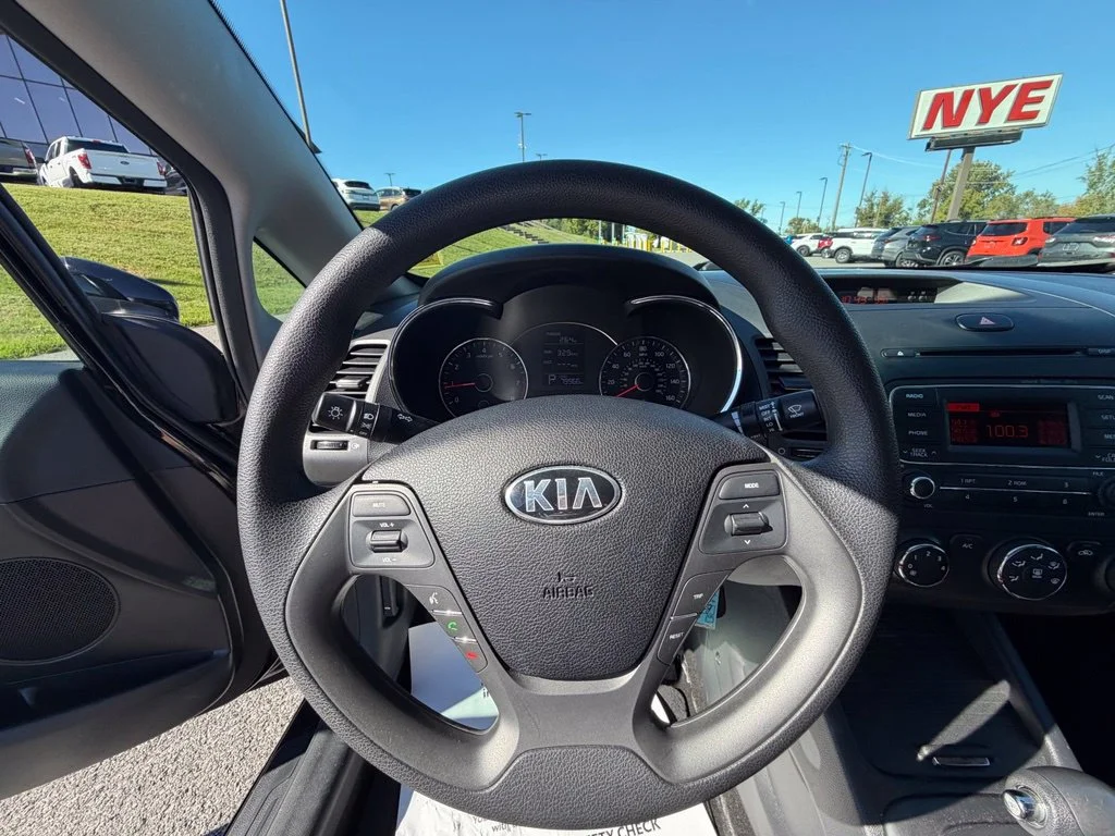 Used 2016 Black Kia LX image 22